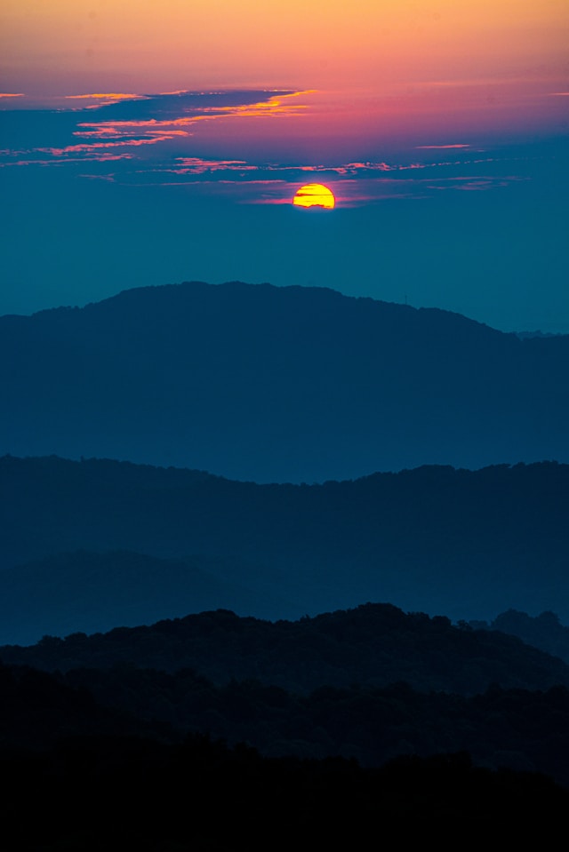 A sunrise on the horizon.